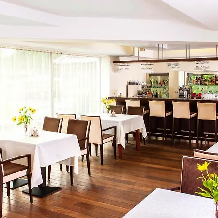 Park Hotell 4*